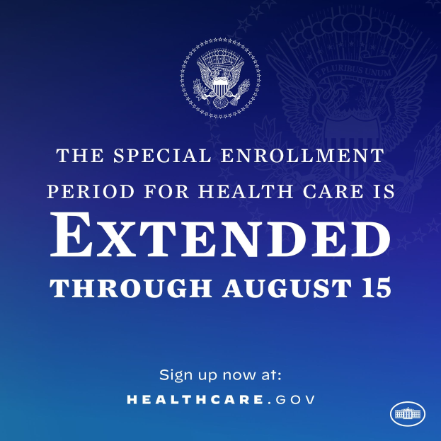 Plakat mit Text und Logo, das besagt "Die Sonderanmeldefrist für die Gesundheitsversorgung ist bis zum 15. August verlängert."