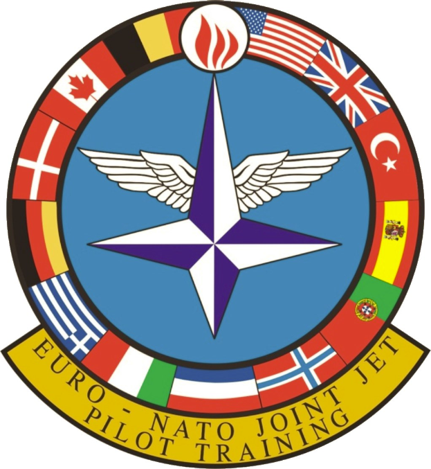 Karte veranschaulicht die Erweiterung der NATO von 1949 bis heute, wobei die Regionen farbcodiert sind nach dem Jahr des Beitritts.