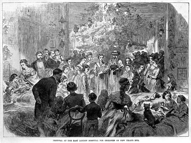 Schwarze und weiße Zeichnung einer Menschenmenge in einem Raum, einige stehen und einige sitzen auf Stühlen, mit Text unten lesend "Festival im Ostlondoner Kinderkrankenhaus am Silvesterabend."
