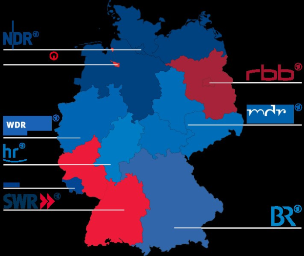 Karte von Deutschland mit den Ergebnissen der Wahl von 2016 nach Bundesländern, wobei die Bundesländer rot und blau markiert sind und der Text die Namen der Kandidaten und das Wahldatum angibt.