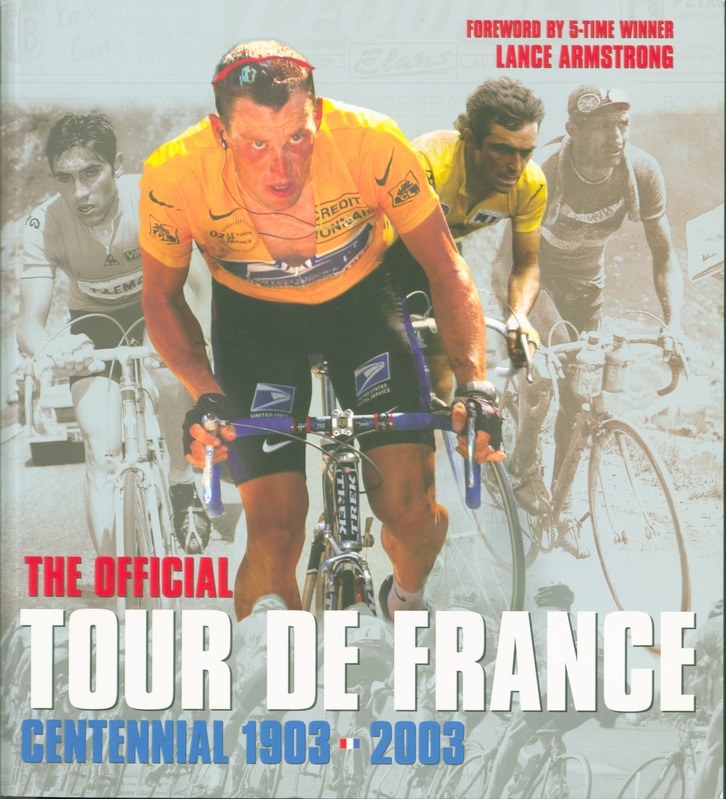 Offizielles Tour-de-France-Jubiläumsplakat (1903–2003) mit Radfahrern in einer Gruppenfahrt.