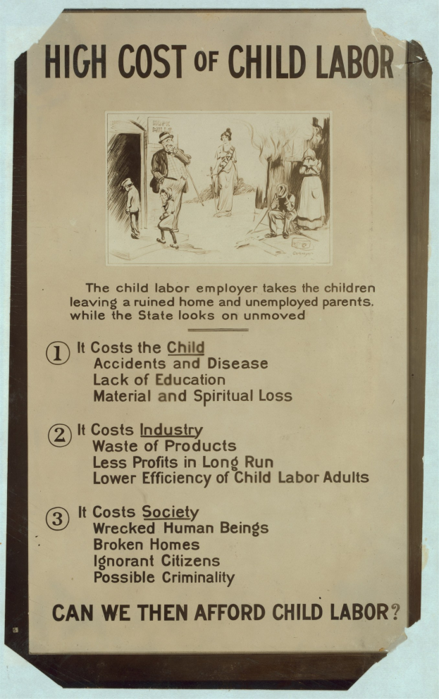 Plakat mit blauem Hintergrund, weißer Schrift und weißem Rand, betitelt "Hohe Kosten der Kinderarbeit", mit einem kreisförmigen Arrangement von Fotos diverser Menschen um den Text.