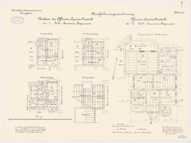 Schwarz-weißer Architekturgrundriss des ehemaligen Bundeskanzleramts mit detaillierter Layoutdarstellung und Textannotationen