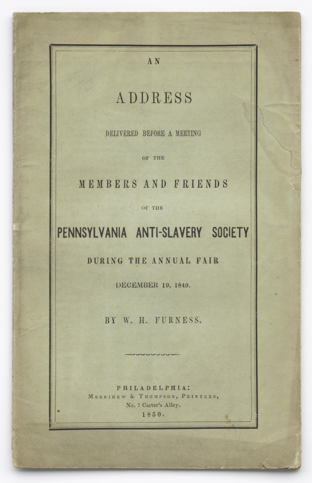 Offenes Buch mit dem Titel "Eine Ansprache vor einer Versammlung der Mitglieder und Freunde der Pennsylvania Anti-Slavery Society während der Jahresmesse" mit sichtbarem gedrucktem Text in schwarzer Tinte.